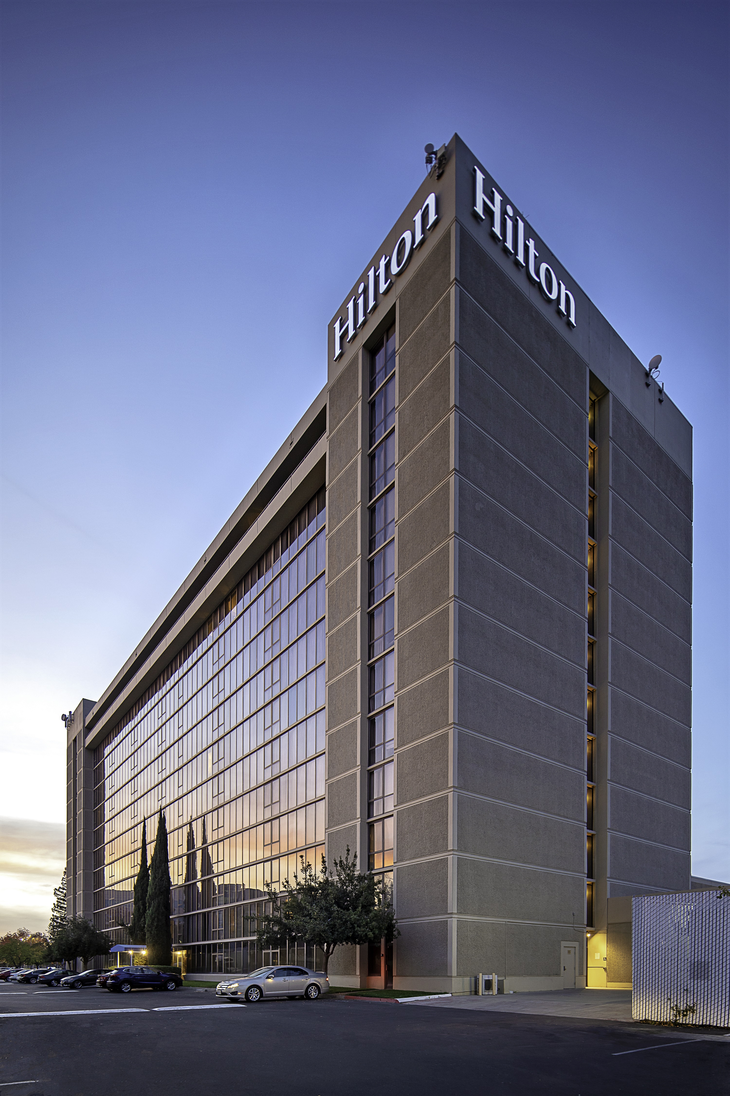 Hotel exterior Image